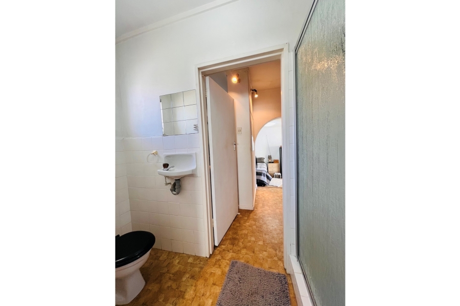 To Let 4 Bedroom Property for Rent in Goodwood Estate Western Cape
